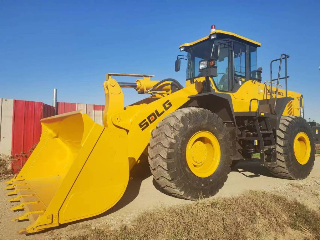 Komatsu WA 380 - Încărcător frontal pe pneuri: Foto 1 Komatsu WA 380 - Încărcător frontal pe pneuri: Foto 1