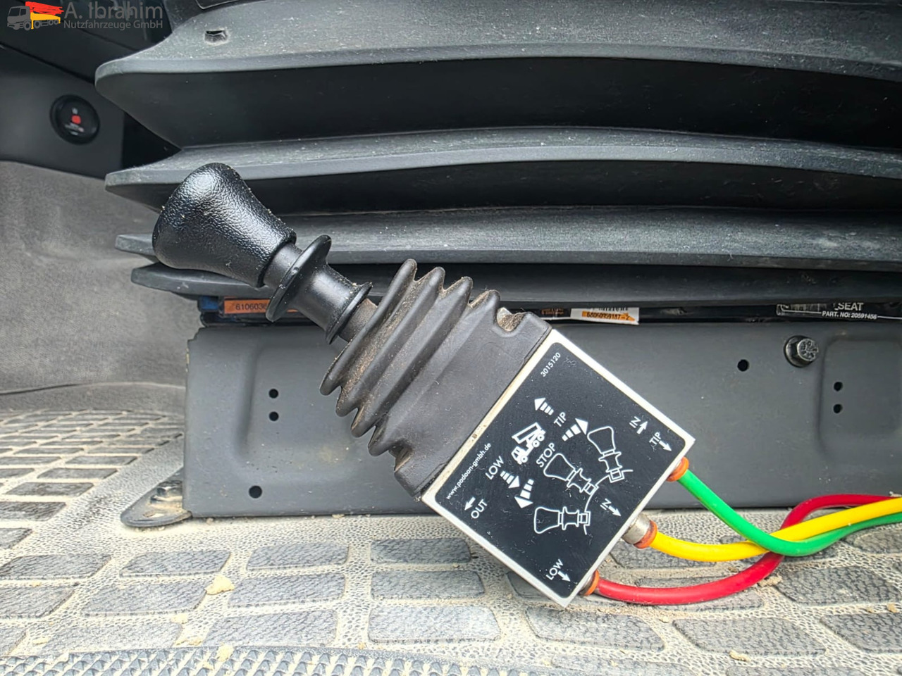 Volvo FH 520 | 6x4 | Schaltgetriebe | Blatt Blatt Klima | Trommelbremse | 3 Pedals - Cap tractor: Foto 4 Volvo FH 520 | 6x4 | Schaltgetriebe | Blatt Blatt Klima | Trommelbremse | 3 Pedals - Cap tractor: Foto 4