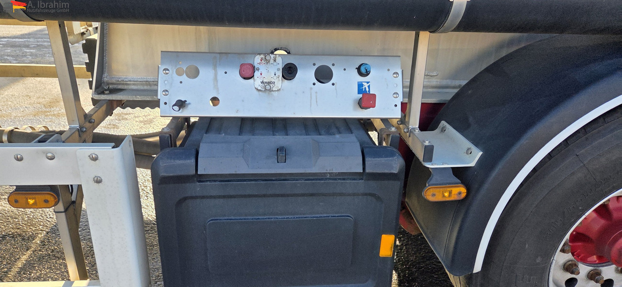 Feldbinder EUT 40.3 Liftachse, Scheibenbremse Topzustand | einsatzbereit - Semiremorcă siloz: Foto 3 Feldbinder EUT 40.3 Liftachse, Scheibenbremse Topzustand | einsatzbereit - Semiremorcă siloz: Foto 3