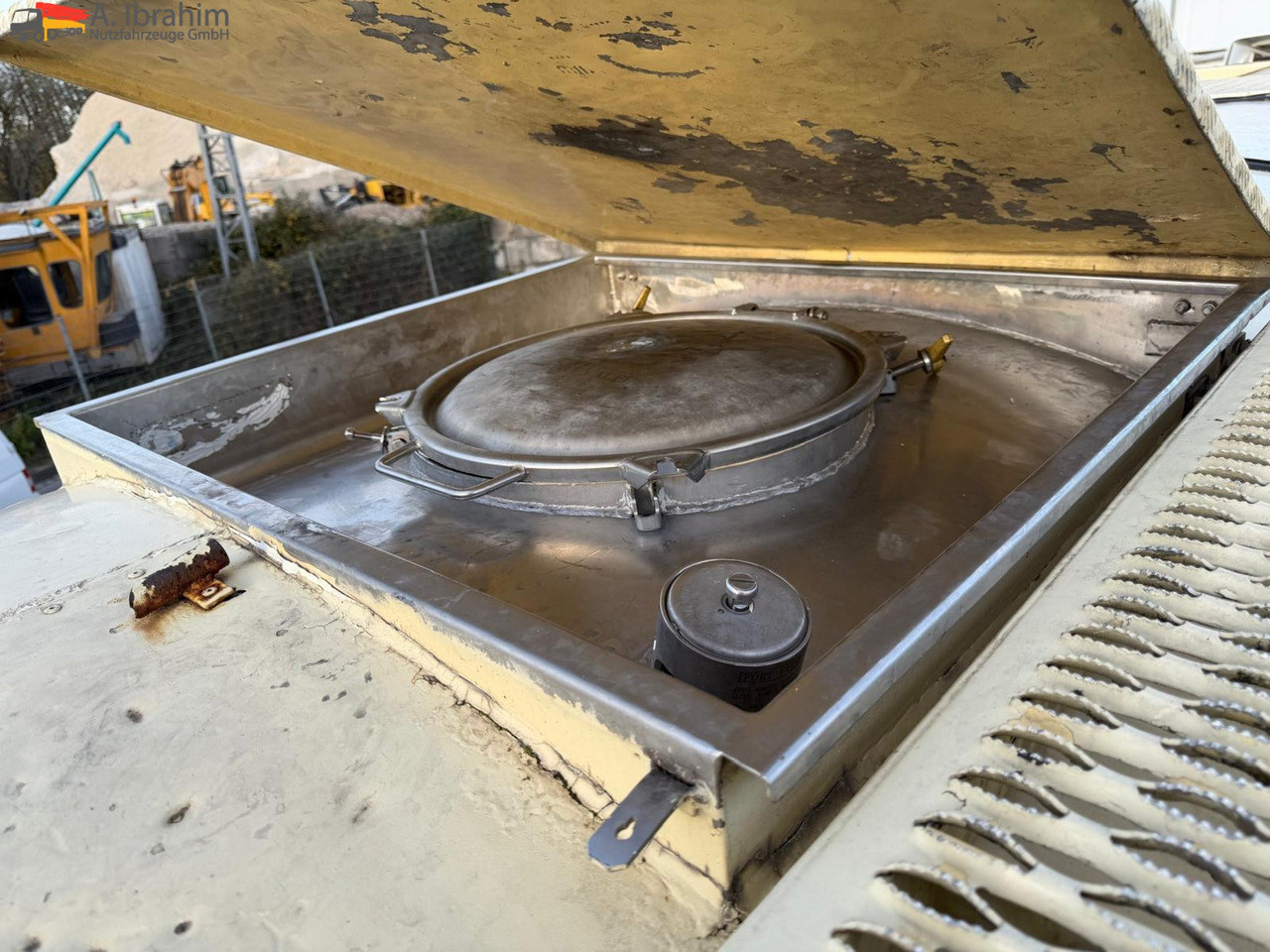 Feldbinder Lebensmittel Tank Container 26500 L | 2 Kammern | Heizung | 20 ft | Edelstahl | - Semiremorcă cisternă: Foto 5 Feldbinder Lebensmittel Tank Container 26500 L | 2 Kammern | Heizung | 20 ft | Edelstahl | - Semiremorcă cisternă: Foto 5