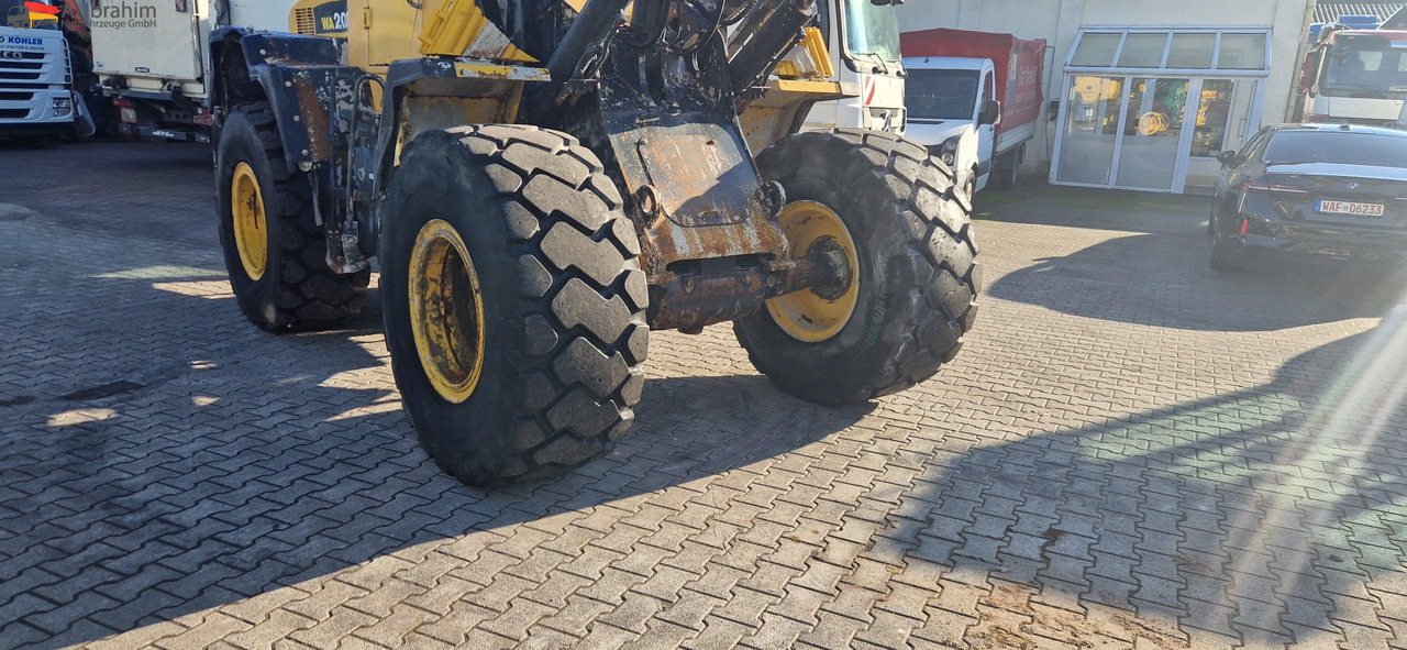 Komatsu WA 200 technisch ok. technische Wartung beim Komatsu Service - Încărcător frontal pe pneuri: Foto 3 Komatsu WA 200 technisch ok. technische Wartung beim Komatsu Service - Încărcător frontal pe pneuri: Foto 3
