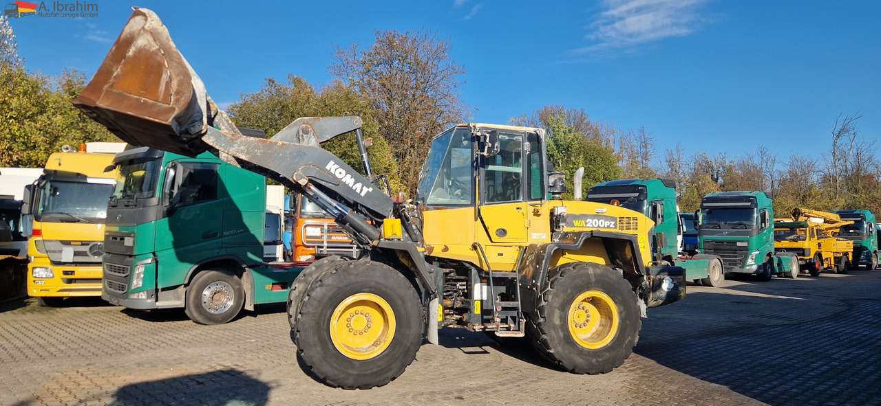 Komatsu WA 200 technisch ok. technische Wartung beim Komatsu Service - Încărcător frontal pe pneuri: Foto 1 Komatsu WA 200 technisch ok. technische Wartung beim Komatsu Service - Încărcător frontal pe pneuri: Foto 1