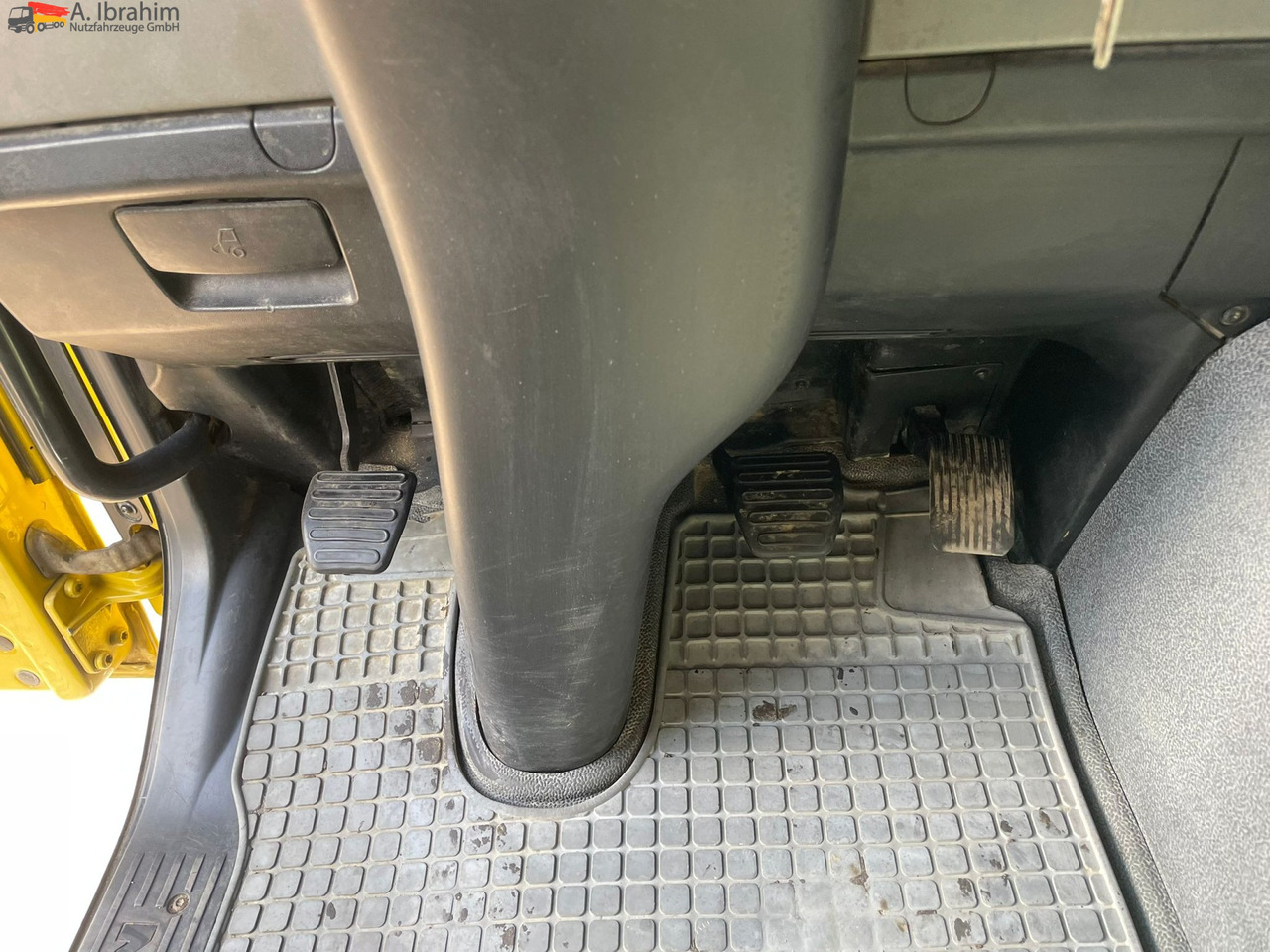 MAN TGS 26.480 Meiller 3 Seiten | 6x4 | Schalter | 3 Pedals - Camion basculantă: Foto 3 MAN TGS 26.480 Meiller 3 Seiten | 6x4 | Schalter | 3 Pedals - Camion basculantă: Foto 3