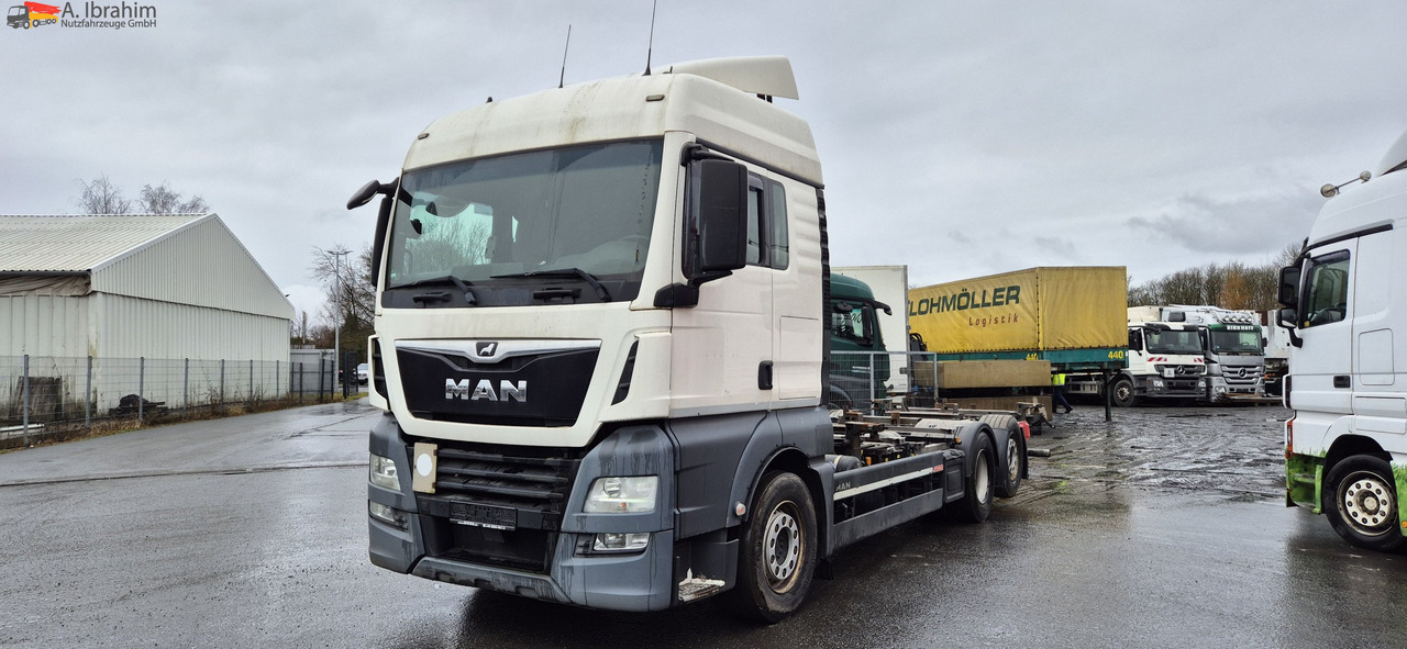MAN TGX 26.460 Vario-Rahmen deutsches Fahrzeug. ohne Wechselbrücke - Camion cu prelată: Foto 1 MAN TGX 26.460 Vario-Rahmen deutsches Fahrzeug. ohne Wechselbrücke - Camion cu prelată: Foto 1