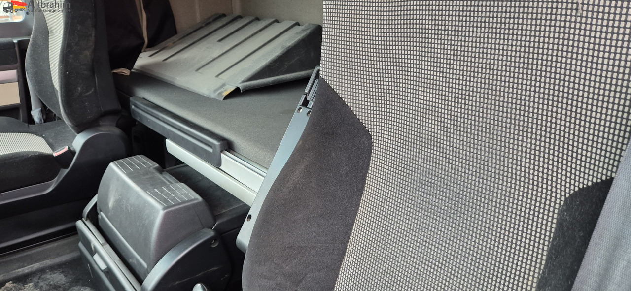 MAN TGX 26.460 Vario-Rahmen deutsches Fahrzeug. ohne Wechselbrücke - Camion cu prelată: Foto 3 MAN TGX 26.460 Vario-Rahmen deutsches Fahrzeug. ohne Wechselbrücke - Camion cu prelată: Foto 3