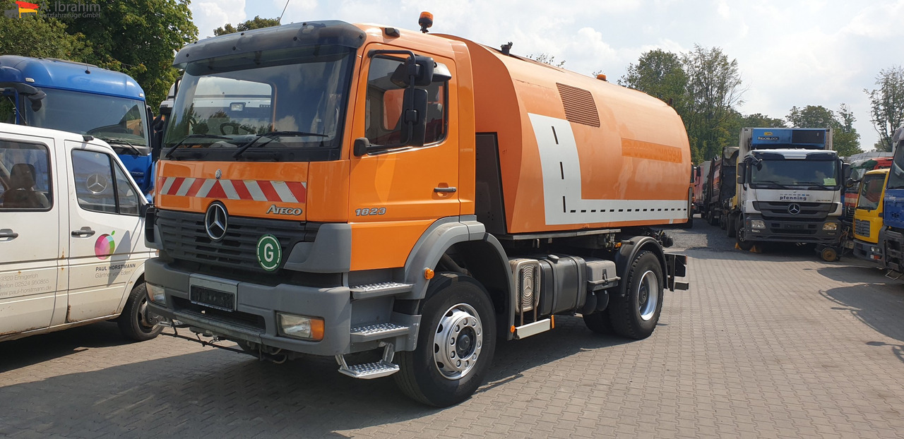 Mercedes-Benz 1823 DB 1823,Optifant 70, einsatzbereit, 1453 h Betriebsstunden - Măturătoare stradală: Foto 1 Mercedes-Benz 1823 DB 1823,Optifant 70, einsatzbereit, 1453 h Betriebsstunden - Măturătoare stradală: Foto 1
