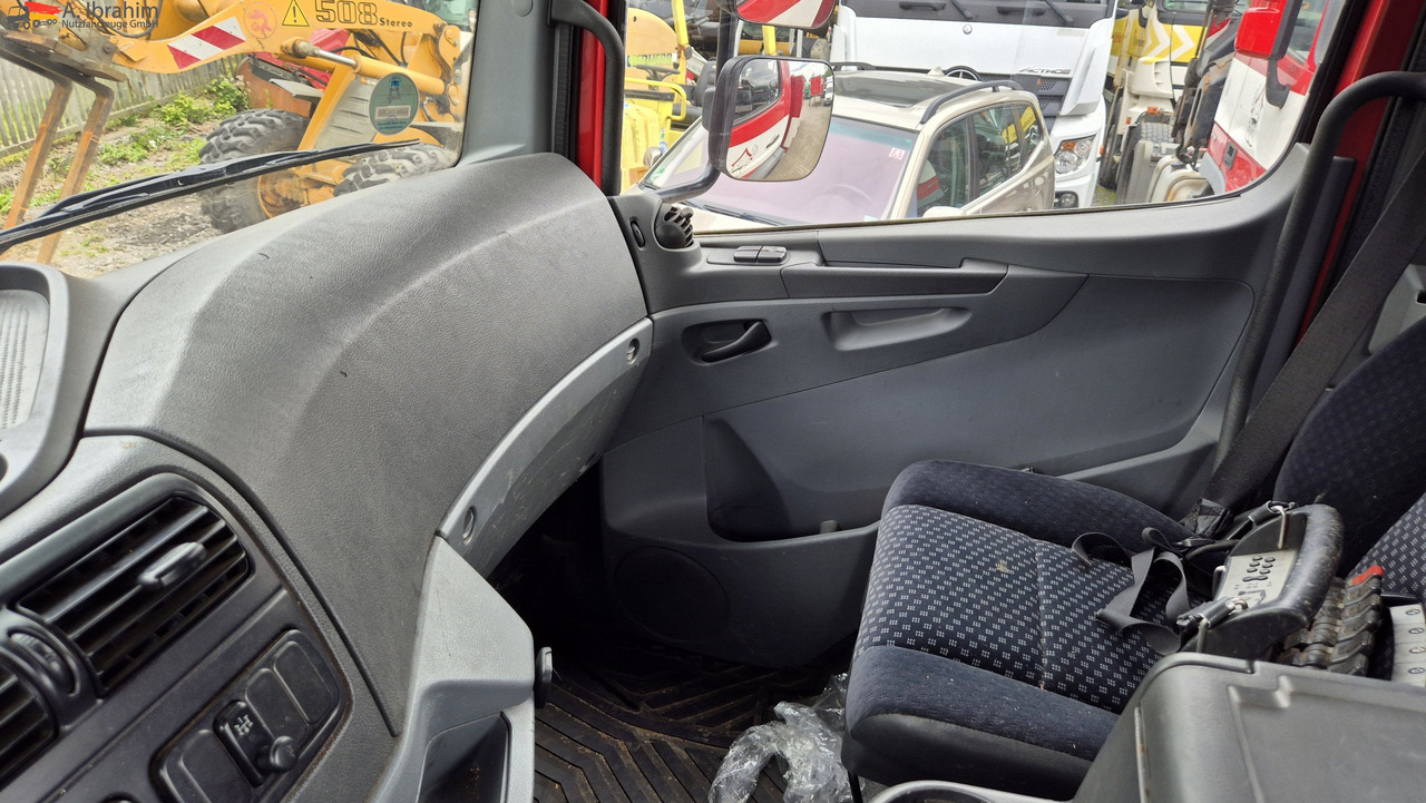 Mercedes-Benz 1829L mit Kran HIAB 111 Hiduo , Funk FB - Camion platformă, Camion cu macara: Foto 3 Mercedes-Benz 1829L mit Kran HIAB 111 Hiduo , Funk FB - Camion platformă, Camion cu macara: Foto 3