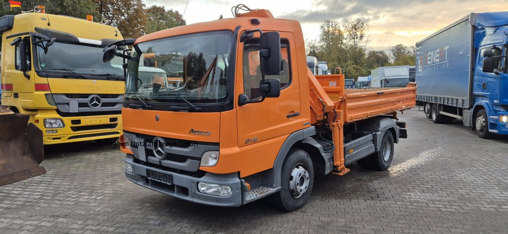 Mercedes-Benz 818 Meiller Dreiseitenkipper mit Kran - Camion basculantă, Camion cu macara: Foto 1 Mercedes-Benz 818 Meiller Dreiseitenkipper mit Kran - Camion basculantă, Camion cu macara: Foto 1