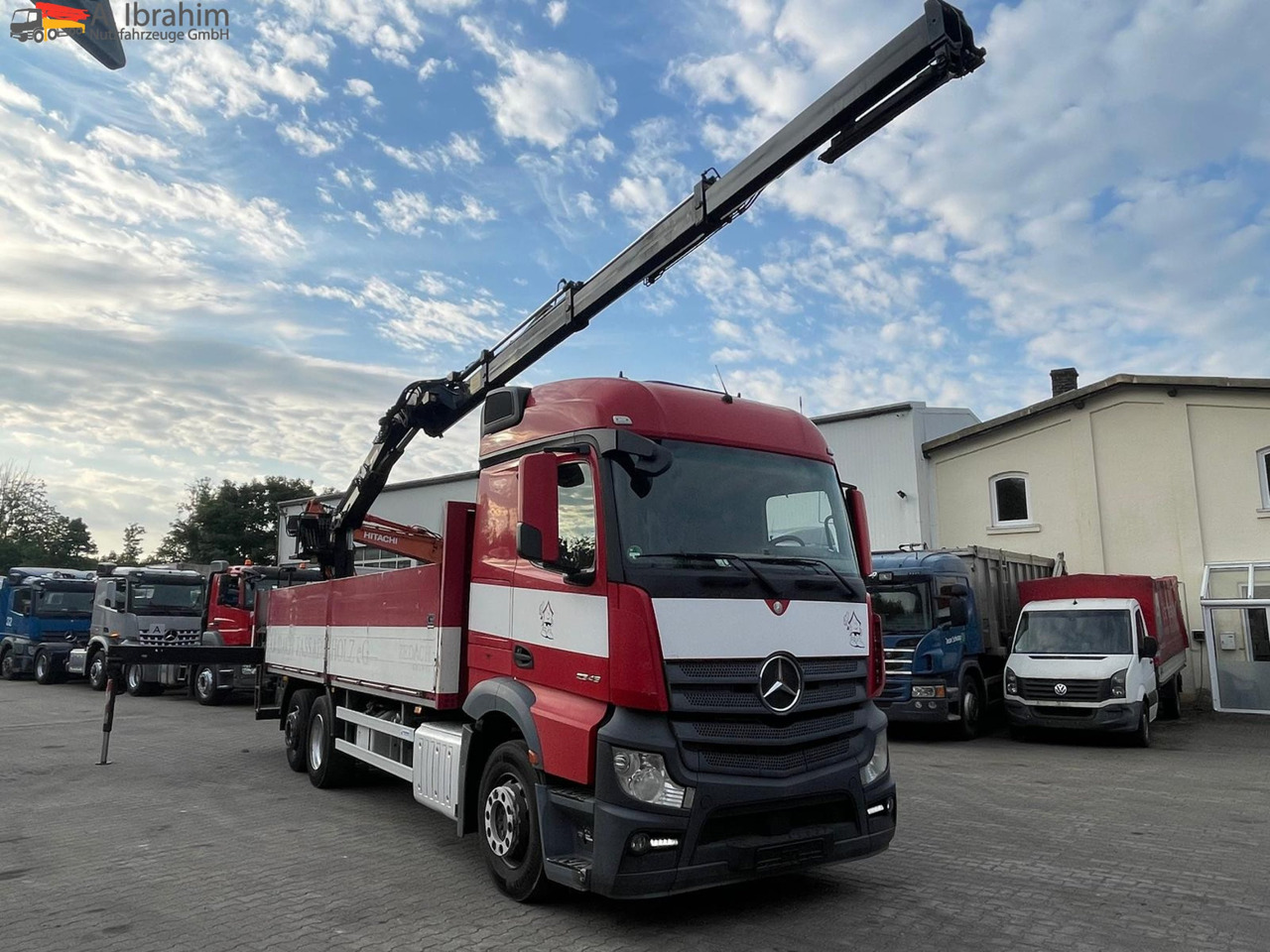 Mercedes-Benz Actros 2545 6x2 Pritsche Kran HIAB 166 - Camion platformă, Camion cu macara: Foto 1 Mercedes-Benz Actros 2545 6x2 Pritsche Kran HIAB 166 - Camion platformă, Camion cu macara: Foto 1