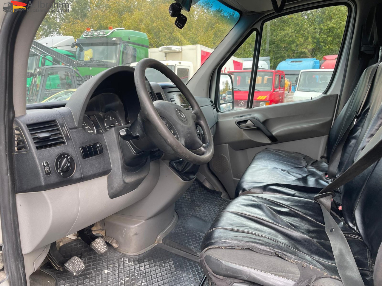 Mercedes-Benz Sprinter DB 319 CDI Geschlossen Kasten | 15 m³ | V6 | 4.5 m Radstand - Dubă: Foto 3 Mercedes-Benz Sprinter DB 319 CDI Geschlossen Kasten | 15 m³ | V6 | 4.5 m Radstand - Dubă: Foto 3