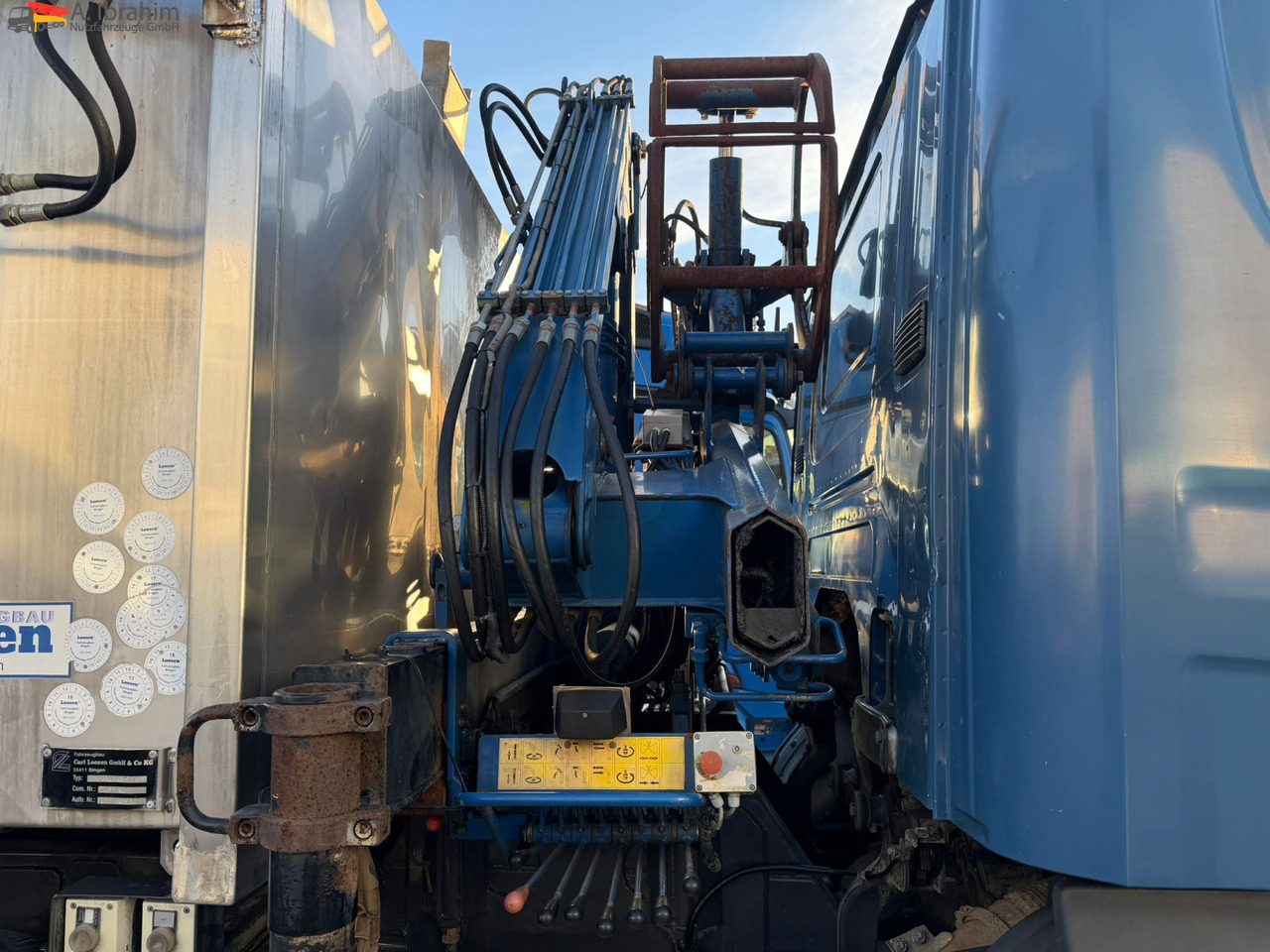 Scania B4X2 Edelstahlkipper für Tierkörperbeseitigung Kran MKG - Autogunoiere: Foto 5 Scania B4X2 Edelstahlkipper für Tierkörperbeseitigung Kran MKG - Autogunoiere: Foto 5