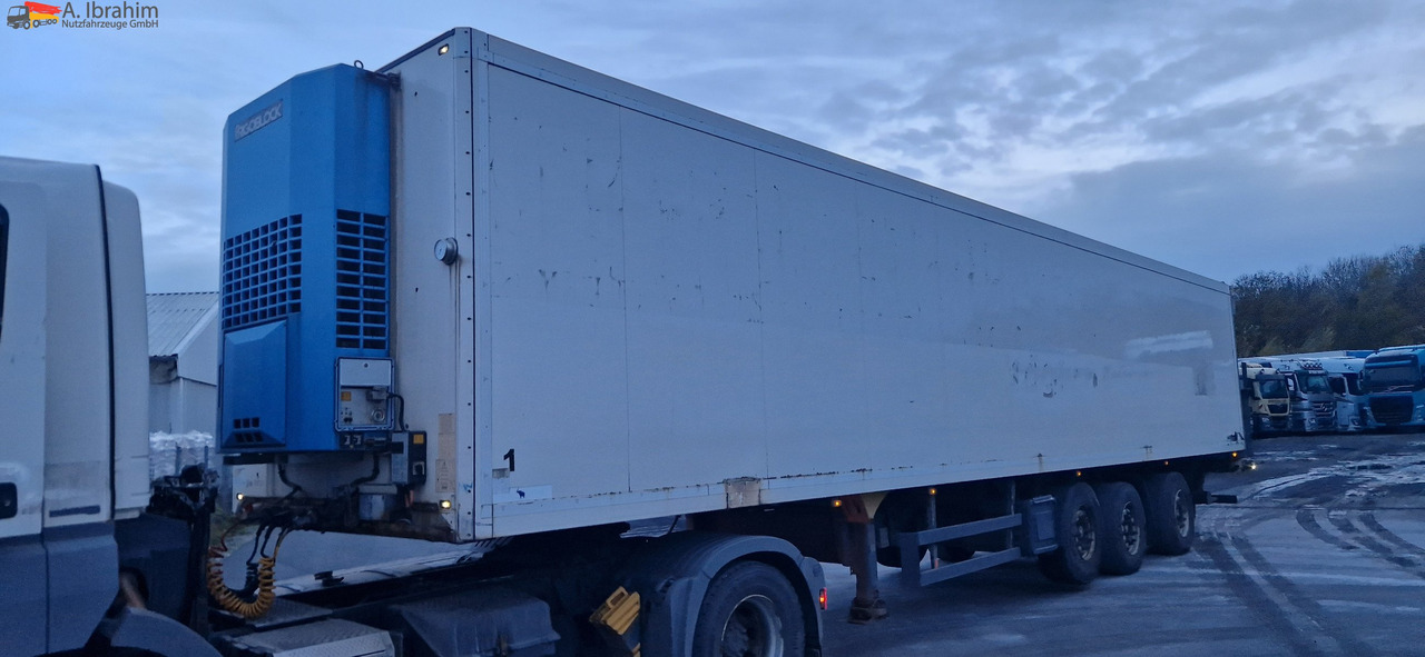 Schmitz SKO 24 Citysattel, 3. Achse zwangsgelenkt Frigoblock - Semiremorcă: Foto 1 Schmitz SKO 24 Citysattel, 3. Achse zwangsgelenkt Frigoblock - Semiremorcă: Foto 1
