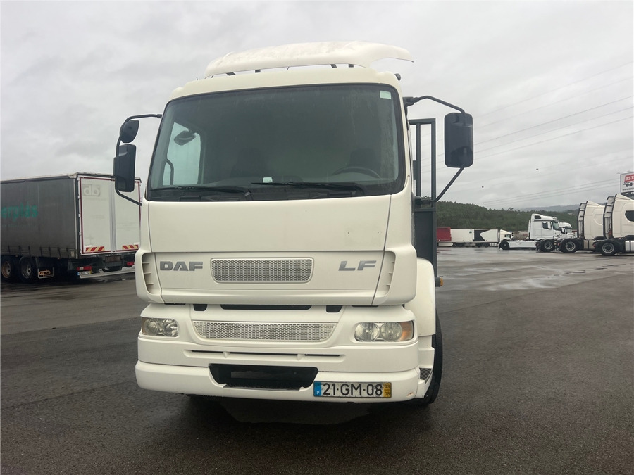 DAF LF 55.220 - Camion platformă: Foto 2 DAF LF 55.220 - Camion platformă: Foto 2