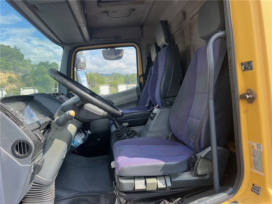 Camion frigider MERCEDES-BENZ 1318: Foto 9