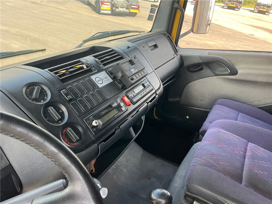 Camion frigider MERCEDES-BENZ 1318: Foto 11