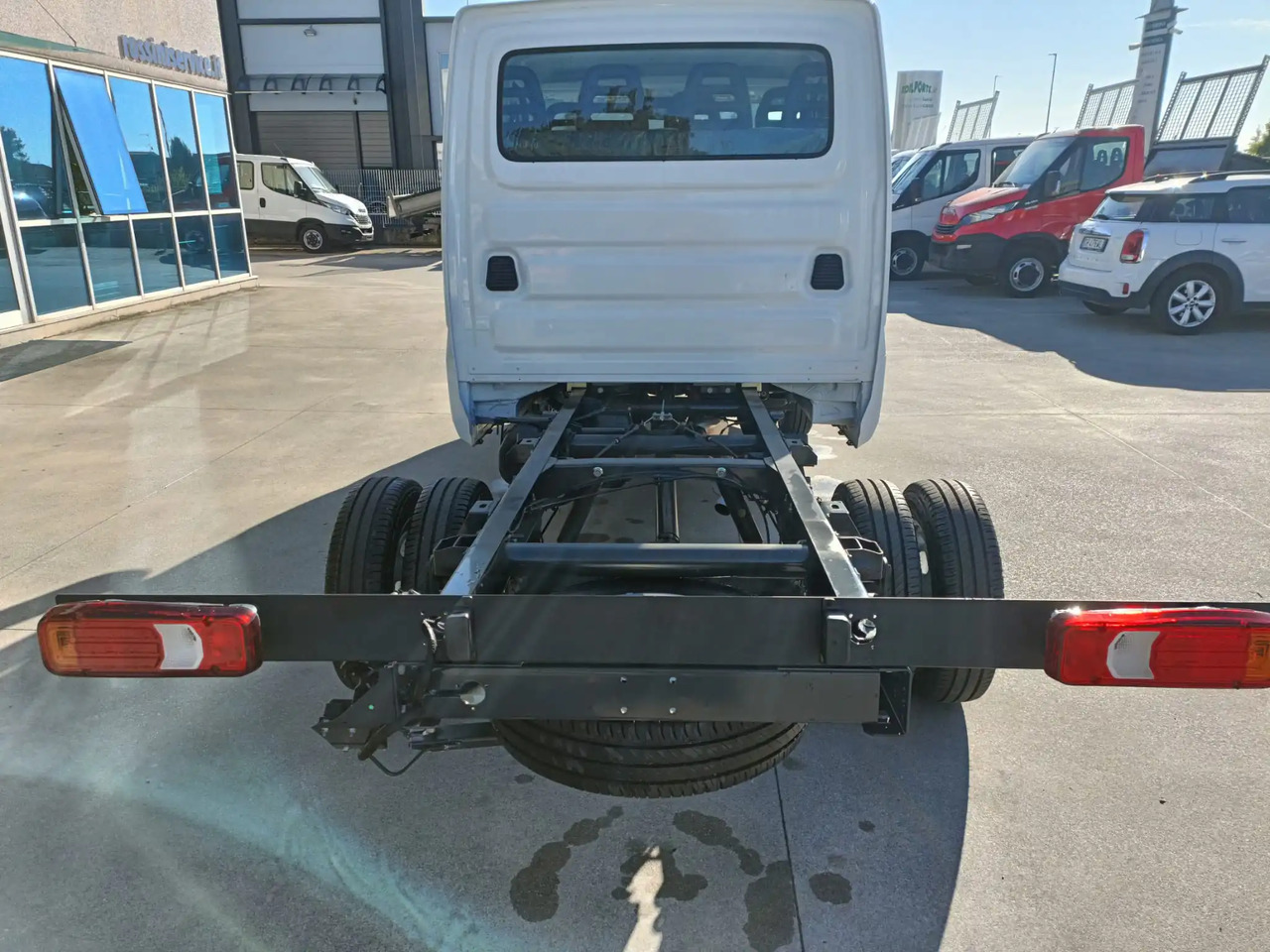 IVECO DAILY 35C16 DOPPIA CABINA 7 POSTI - Autoutilitară: Foto 3 IVECO DAILY 35C16 DOPPIA CABINA 7 POSTI - Autoutilitară: Foto 3
