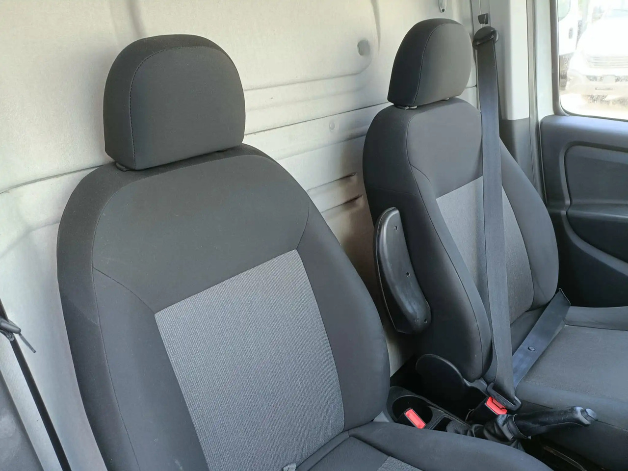 FIAT DOBLO CARGO 1.3 MJT SX - Dubă: Foto 5 FIAT DOBLO CARGO 1.3 MJT SX - Dubă: Foto 5