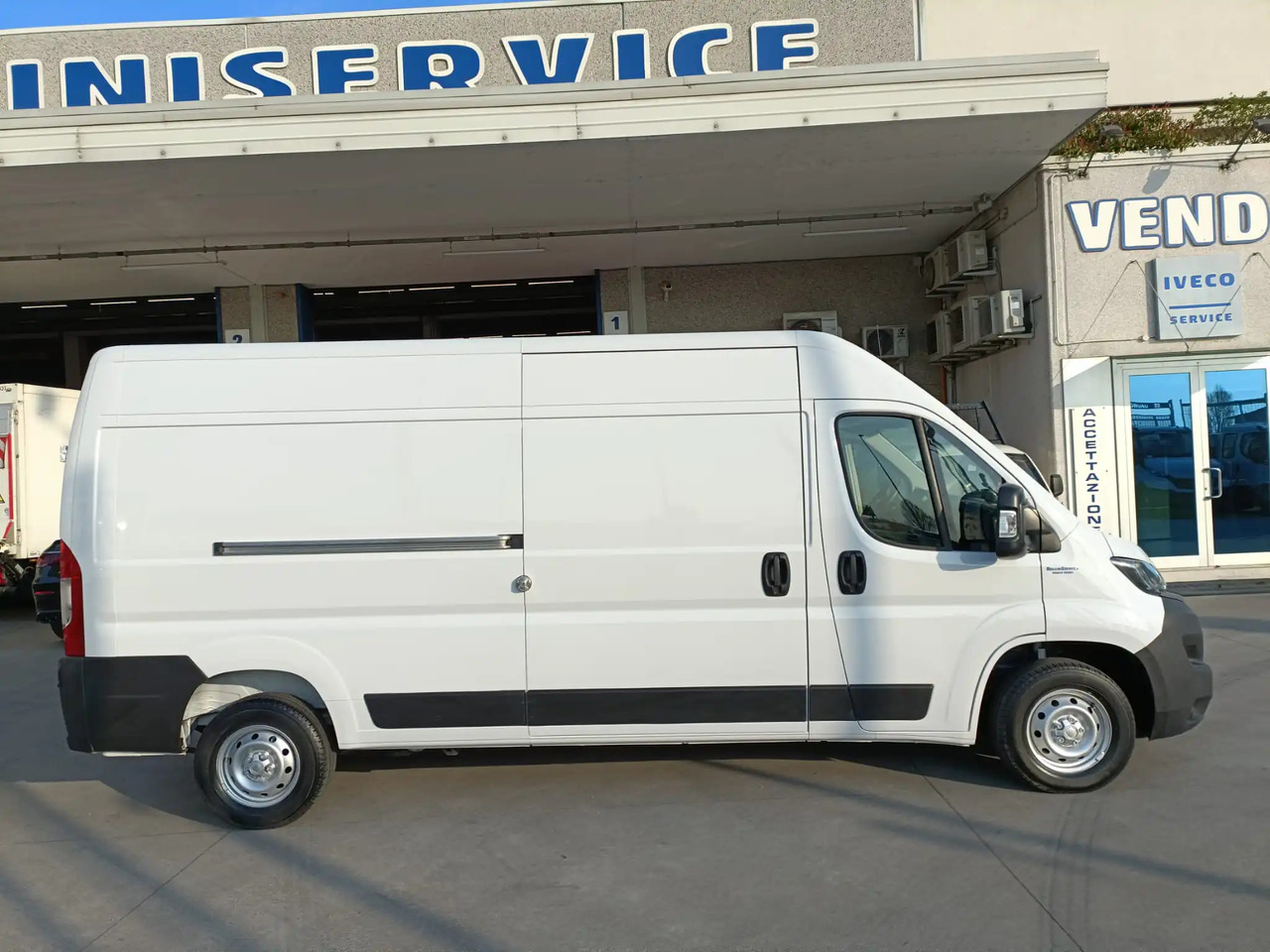 FIAT DUCATO 35 L3H2 - Dubă: Foto 3 FIAT DUCATO 35 L3H2 - Dubă: Foto 3