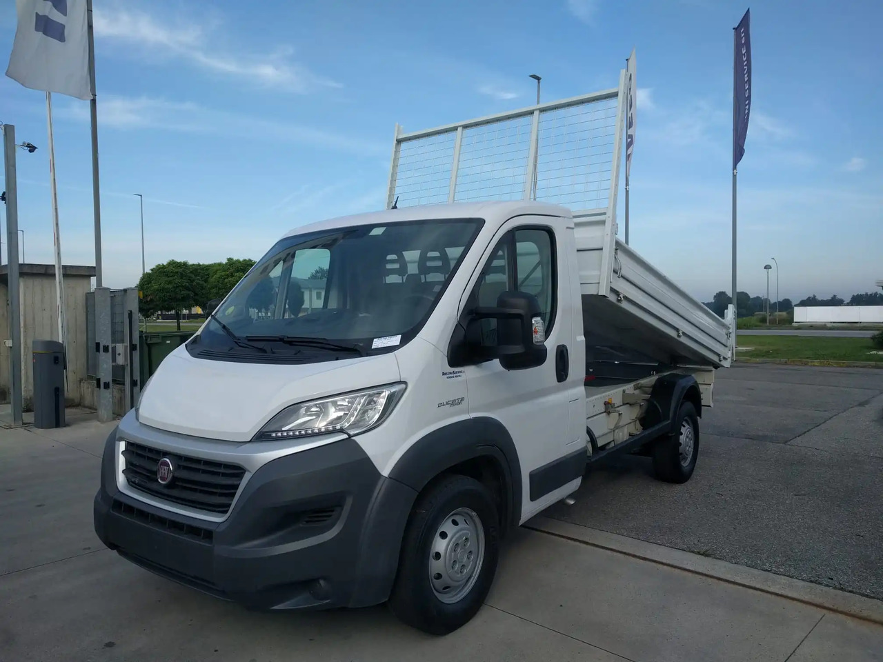FIAT DUCATO RIBALTABILE - Autoutilitară basculantă: Foto 1 FIAT DUCATO RIBALTABILE - Autoutilitară basculantă: Foto 1
