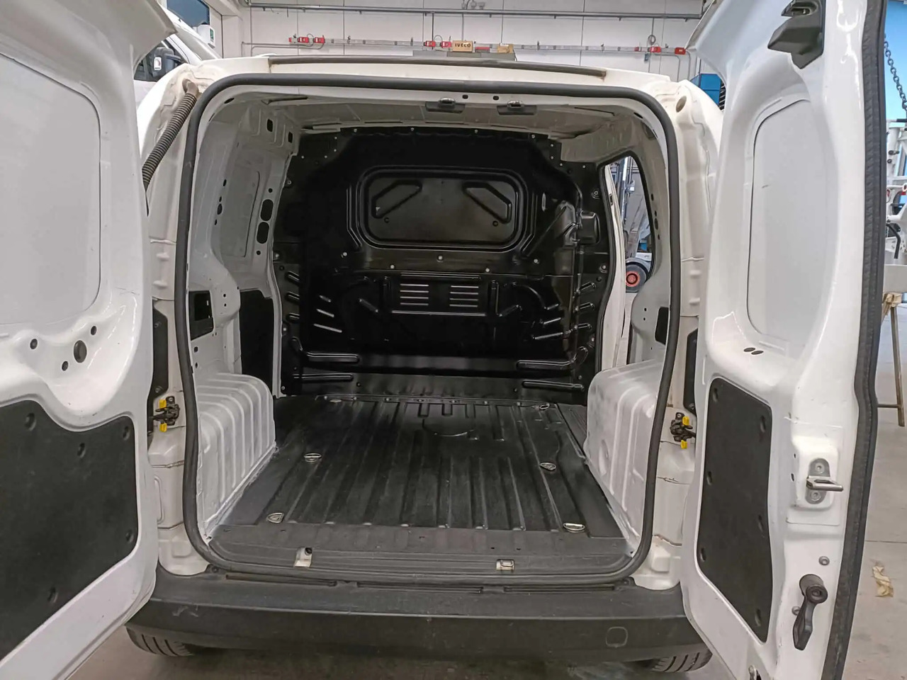 FIAT FIORINO SX - Dubă: Foto 4 FIAT FIORINO SX - Dubă: Foto 4