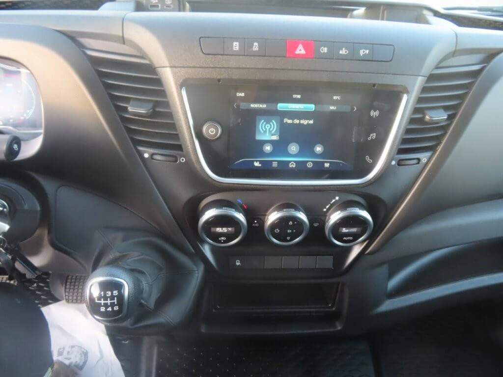 IVECO DAILY 35C16 3000 cc KM 0 - Autoutilitară box: Foto 3 IVECO DAILY 35C16 3000 cc KM 0 - Autoutilitară box: Foto 3