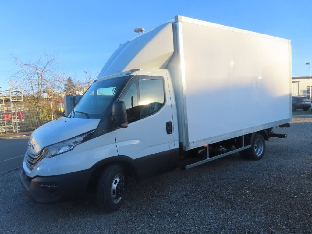 IVECO DAILY 35C16 3000 cc KM 0 - Autoutilitară box: Foto 1 IVECO DAILY 35C16 3000 cc KM 0 - Autoutilitară box: Foto 1