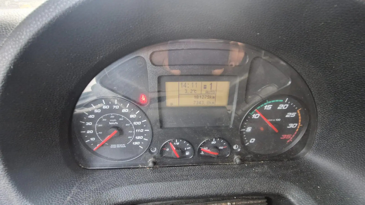 IVECO EUROCARGO 75E19P - Camion cu prelată: Foto 3 IVECO EUROCARGO 75E19P - Camion cu prelată: Foto 3