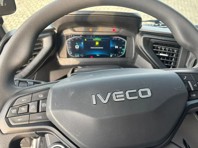 IVECO STRALIS S-WAY AS440S50 T/P - Camion şasiu: Foto 3 IVECO STRALIS S-WAY AS440S50 T/P - Camion şasiu: Foto 3