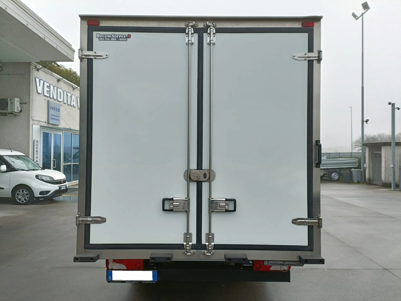 MERCEDES BENZ SPRINTER 415 150 CV - Autoutilitară frigorifica: Foto 5 MERCEDES BENZ SPRINTER 415 150 CV - Autoutilitară frigorifica: Foto 5