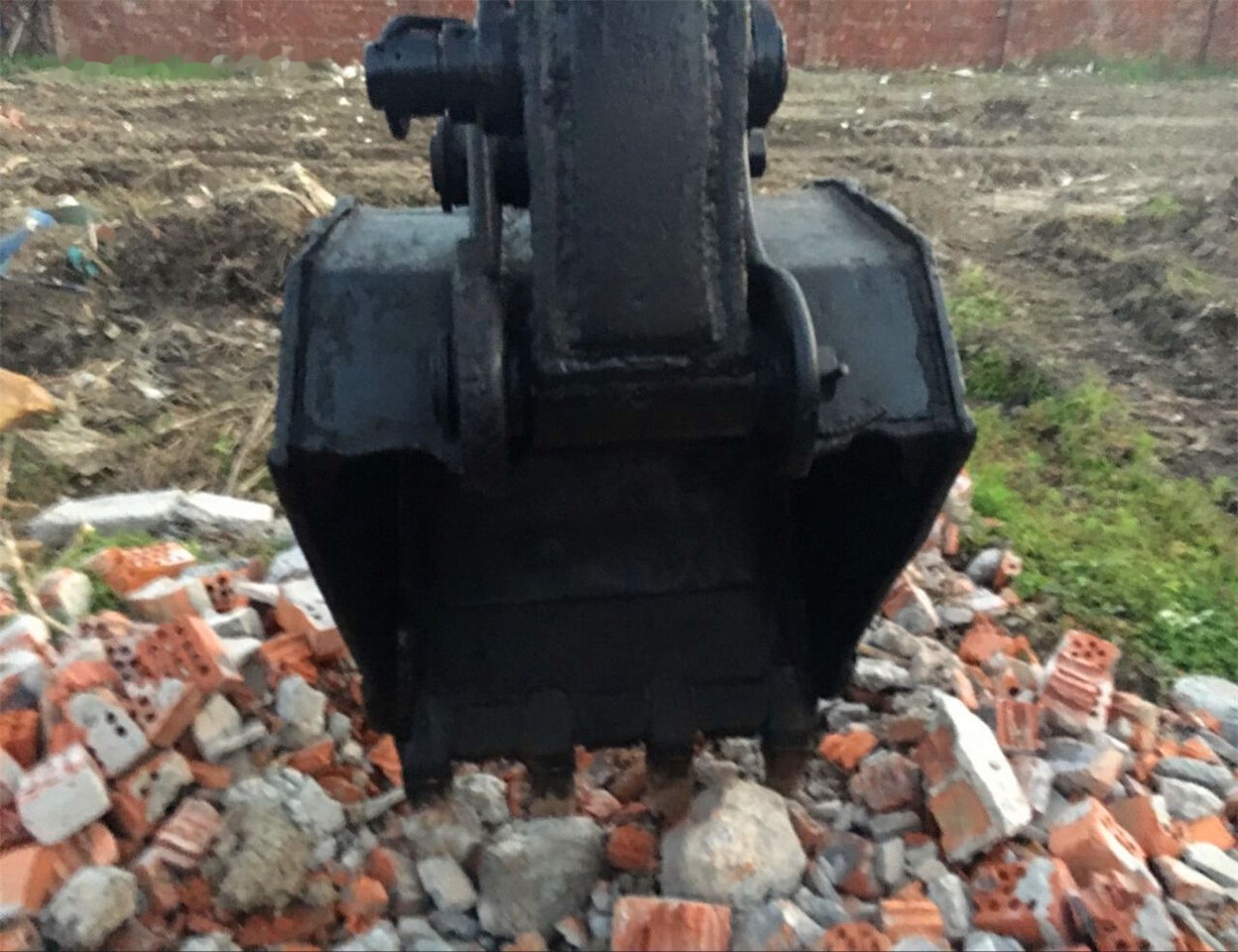 Excavator pe şenile Hitachi EX120-3: Foto 8 Excavator pe şenile Hitachi EX120-3: Foto 8