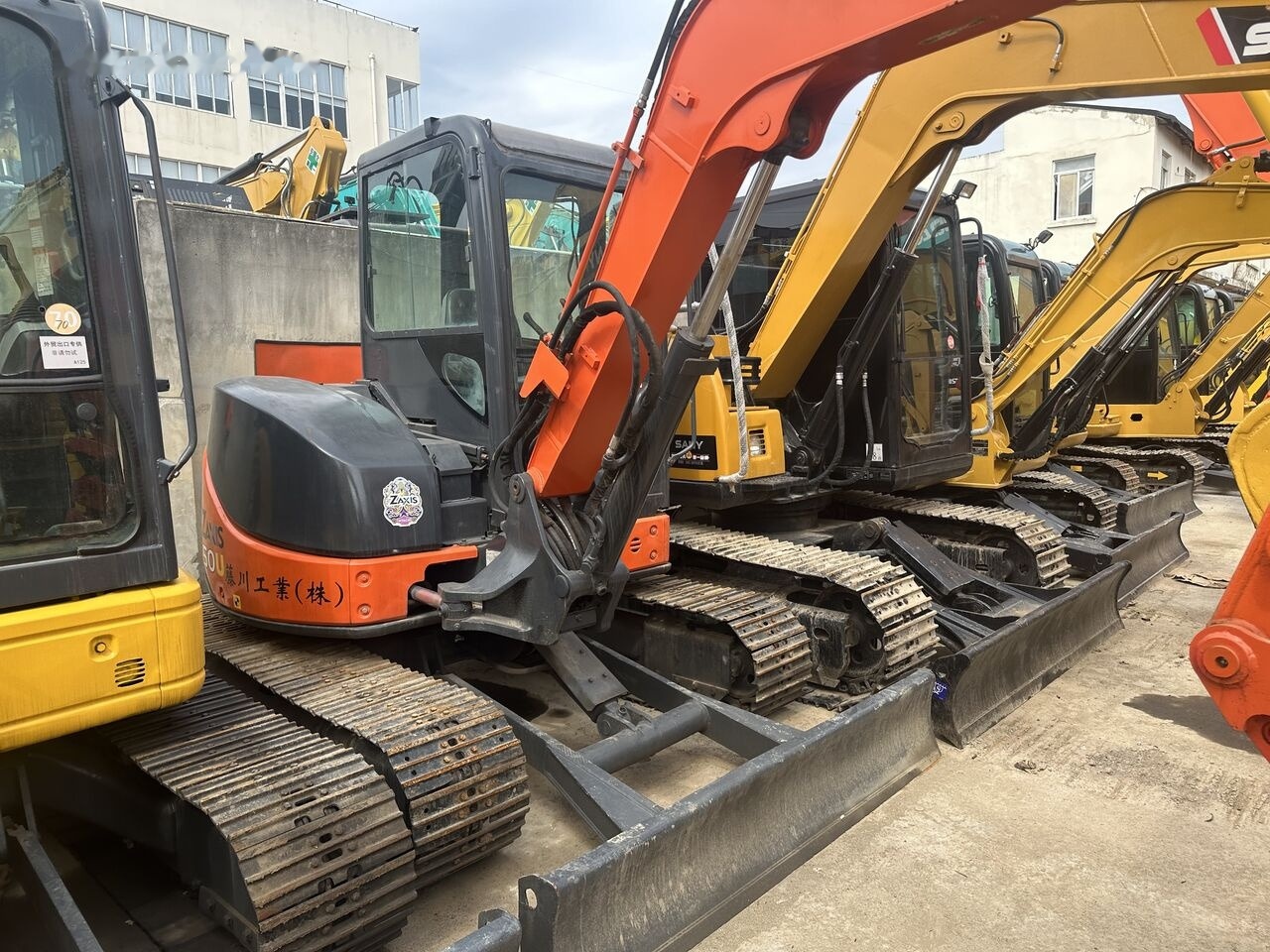 Hitachi ZX50U-2 - Mini excavator: Foto 3 Hitachi ZX50U-2 - Mini excavator: Foto 3