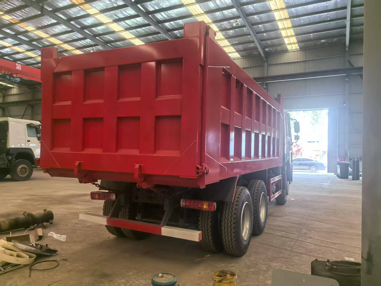 Howo 371 6X4 NEW - Camion basculantă: Foto 4 Howo 371 6X4 NEW - Camion basculantă: Foto 4