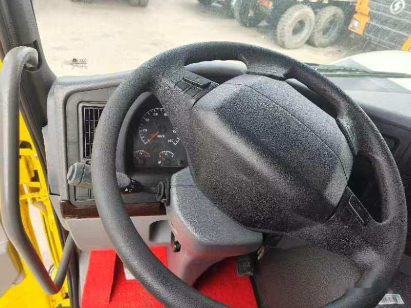 Howo 371 8*4 - Camion basculantă: Foto 5 Howo 371 8*4 - Camion basculantă: Foto 5