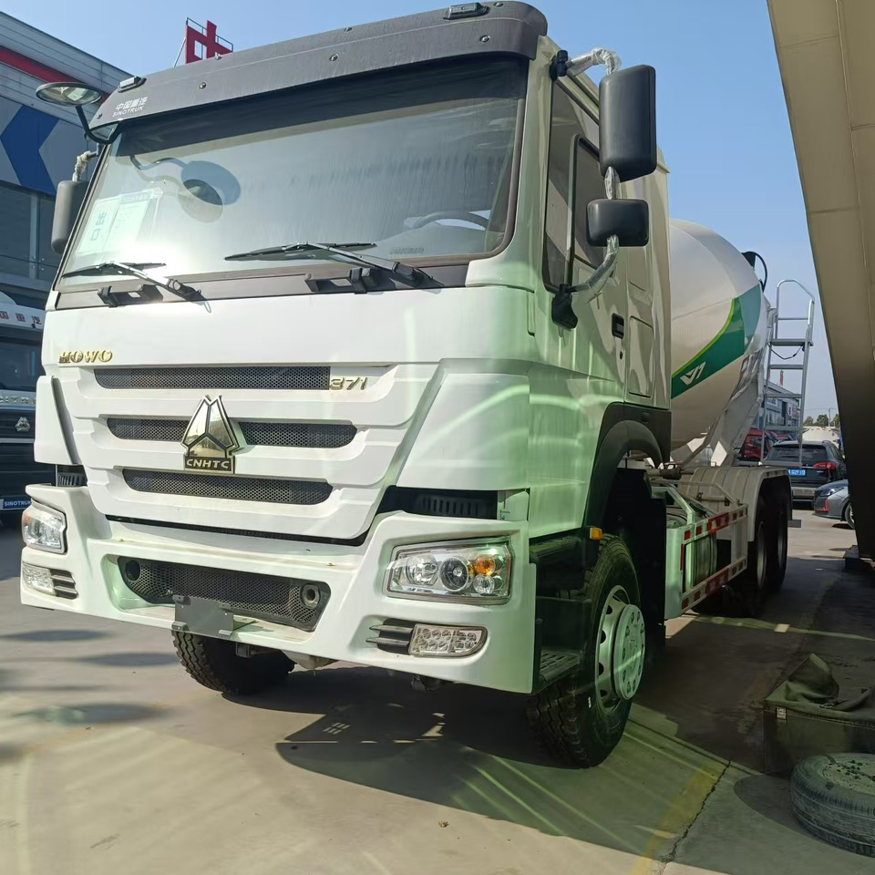Howo HOWO 371 concrete truck 10CM3 - Autobetonieră: Foto 2 Howo HOWO 371 concrete truck 10CM3 - Autobetonieră: Foto 2