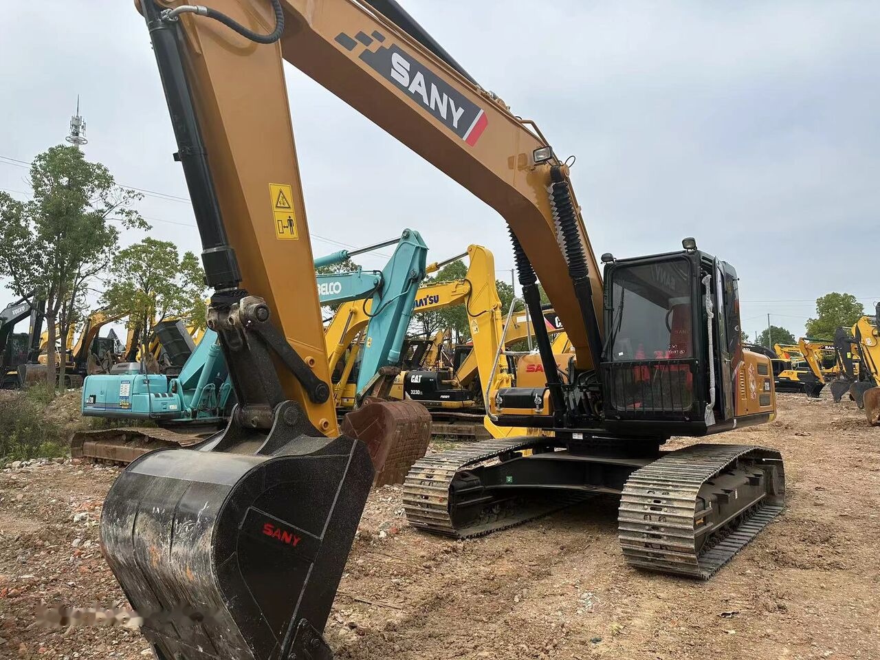 Sany SY215 - Excavator pe şenile: Foto 3 Sany SY215 - Excavator pe şenile: Foto 3