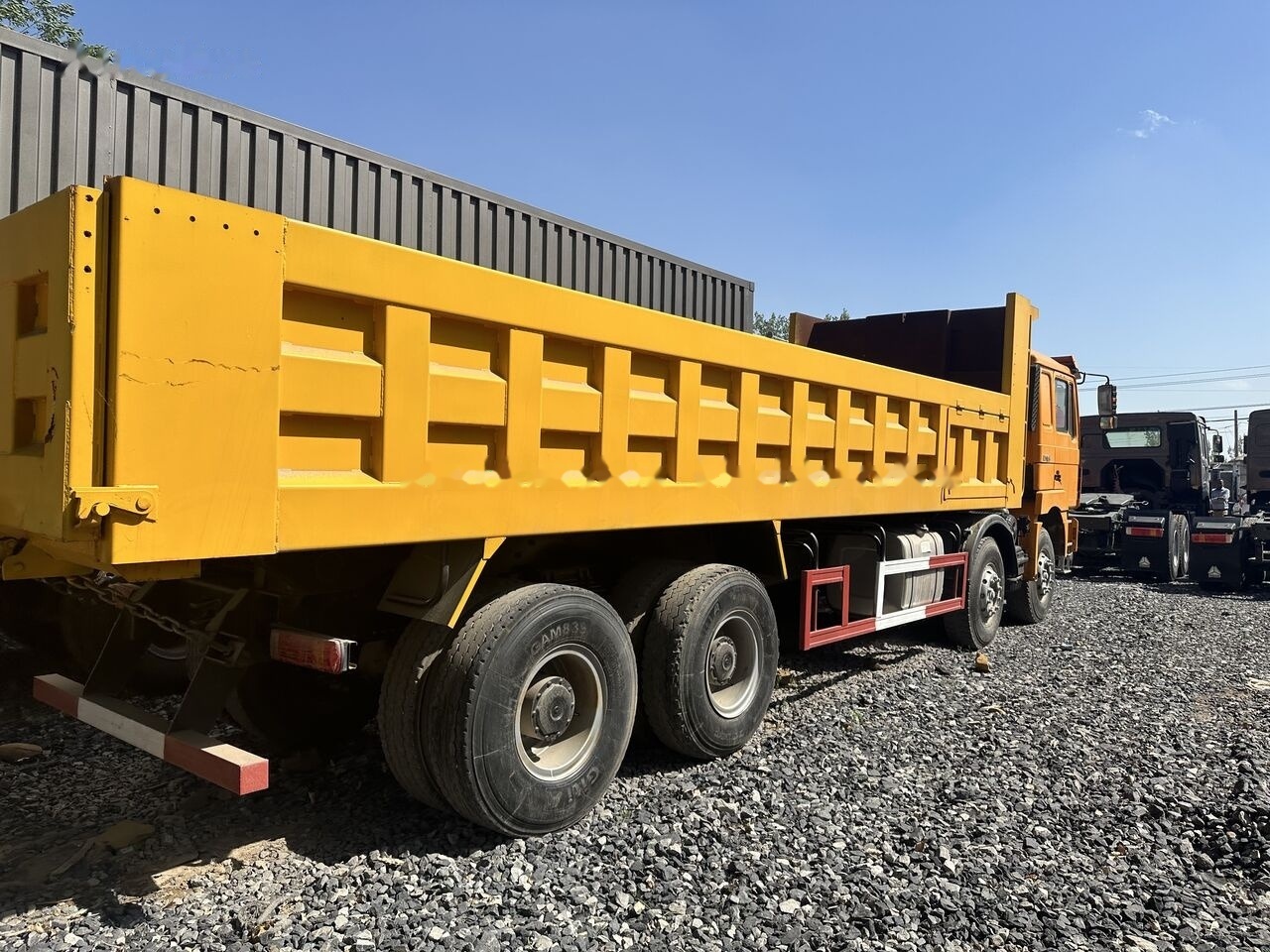 Shacman F3000 - Camion basculantă: Foto 4 Shacman F3000 - Camion basculantă: Foto 4