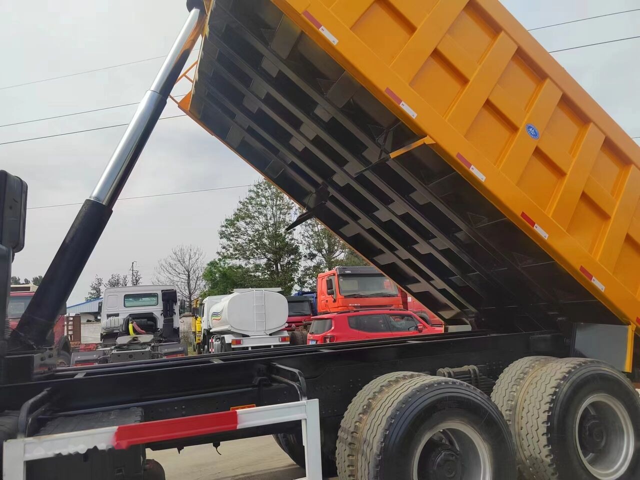 Shacman F3000 - Camion basculantă: Foto 1 Shacman F3000 - Camion basculantă: Foto 1