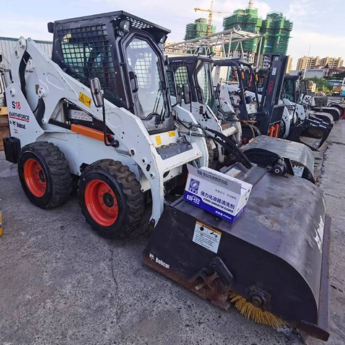 BOBCAT S18 - Mini încărcător: Foto 1 BOBCAT S18 - Mini încărcător: Foto 1