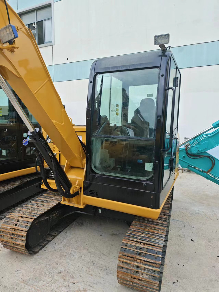 CATERPILLAR 305.5e2 - Excavator pe şenile: Foto 5 CATERPILLAR 305.5e2 - Excavator pe şenile: Foto 5