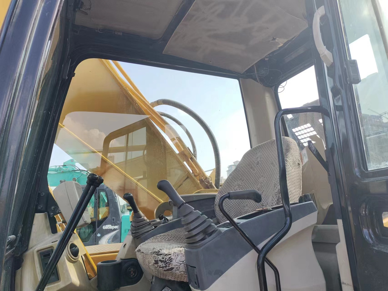 CATERPILLAR 325C - Excavator pe şenile: Foto 5 CATERPILLAR 325C - Excavator pe şenile: Foto 5