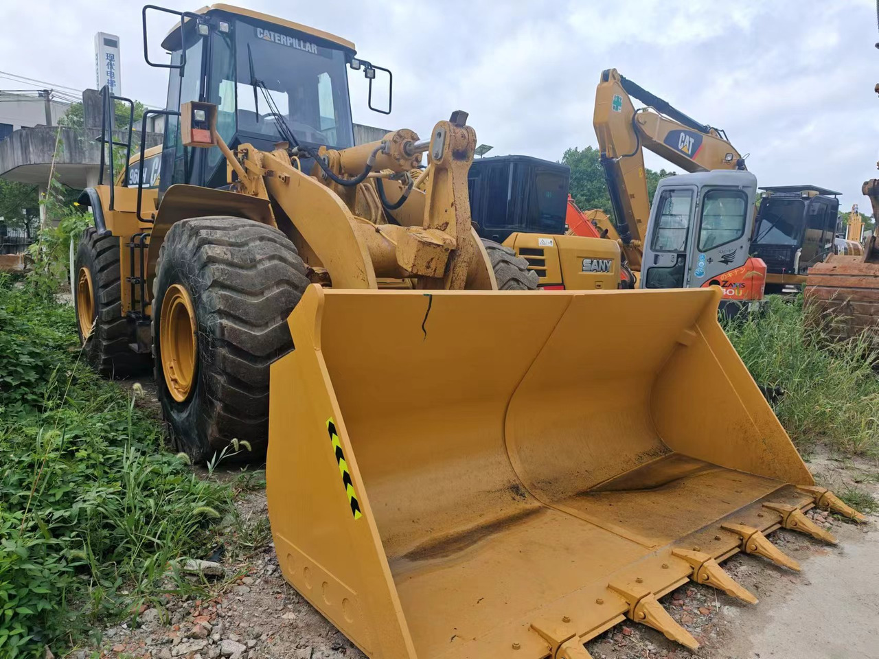 CATERPILLAR 966H - Încărcător frontal pe pneuri: Foto 1 CATERPILLAR 966H - Încărcător frontal pe pneuri: Foto 1