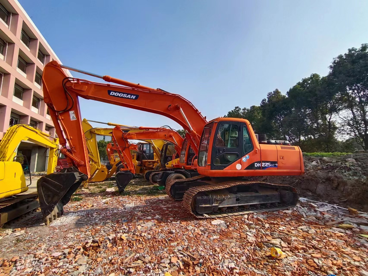 DOOSAN DH225LC-7 - Excavator pe şenile: Foto 1 DOOSAN DH225LC-7 - Excavator pe şenile: Foto 1