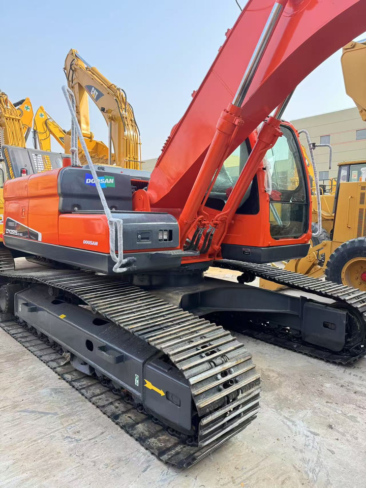 DOOSAN DX225 - Excavator pe şenile: Foto 2 DOOSAN DX225 - Excavator pe şenile: Foto 2