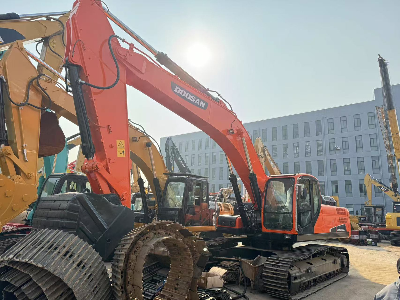 DOOSAN DX340LC - Excavator pe şenile: Foto 2 DOOSAN DX340LC - Excavator pe şenile: Foto 2
