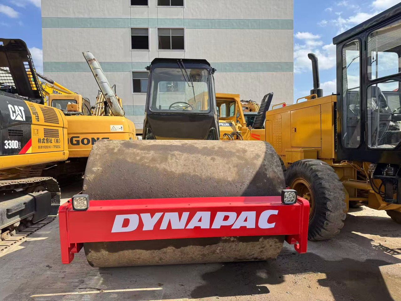 DYNAPAC CA301D - Cilindru compactor pentru asfalt: Foto 3 DYNAPAC CA301D - Cilindru compactor pentru asfalt: Foto 3