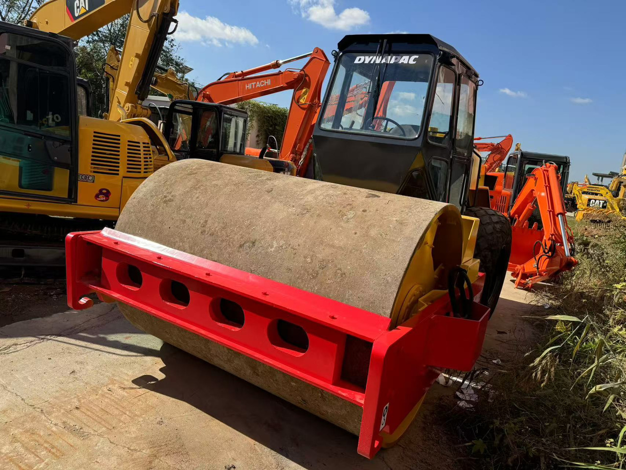 DYNAPAC CA30D - Compactor: Foto 1 DYNAPAC CA30D - Compactor: Foto 1