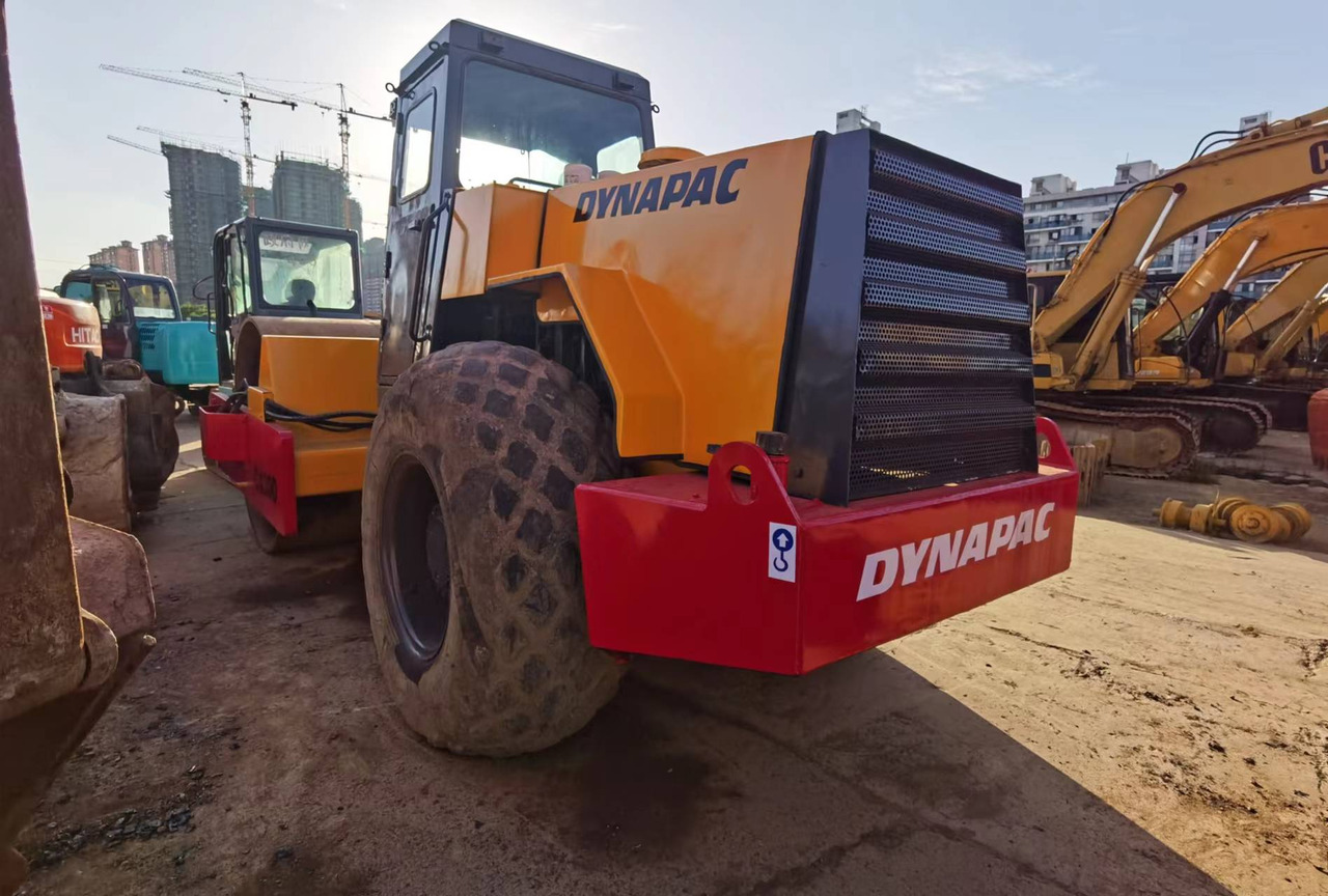 DYNAPAC CA30D - Compactor: Foto 5 DYNAPAC CA30D - Compactor: Foto 5