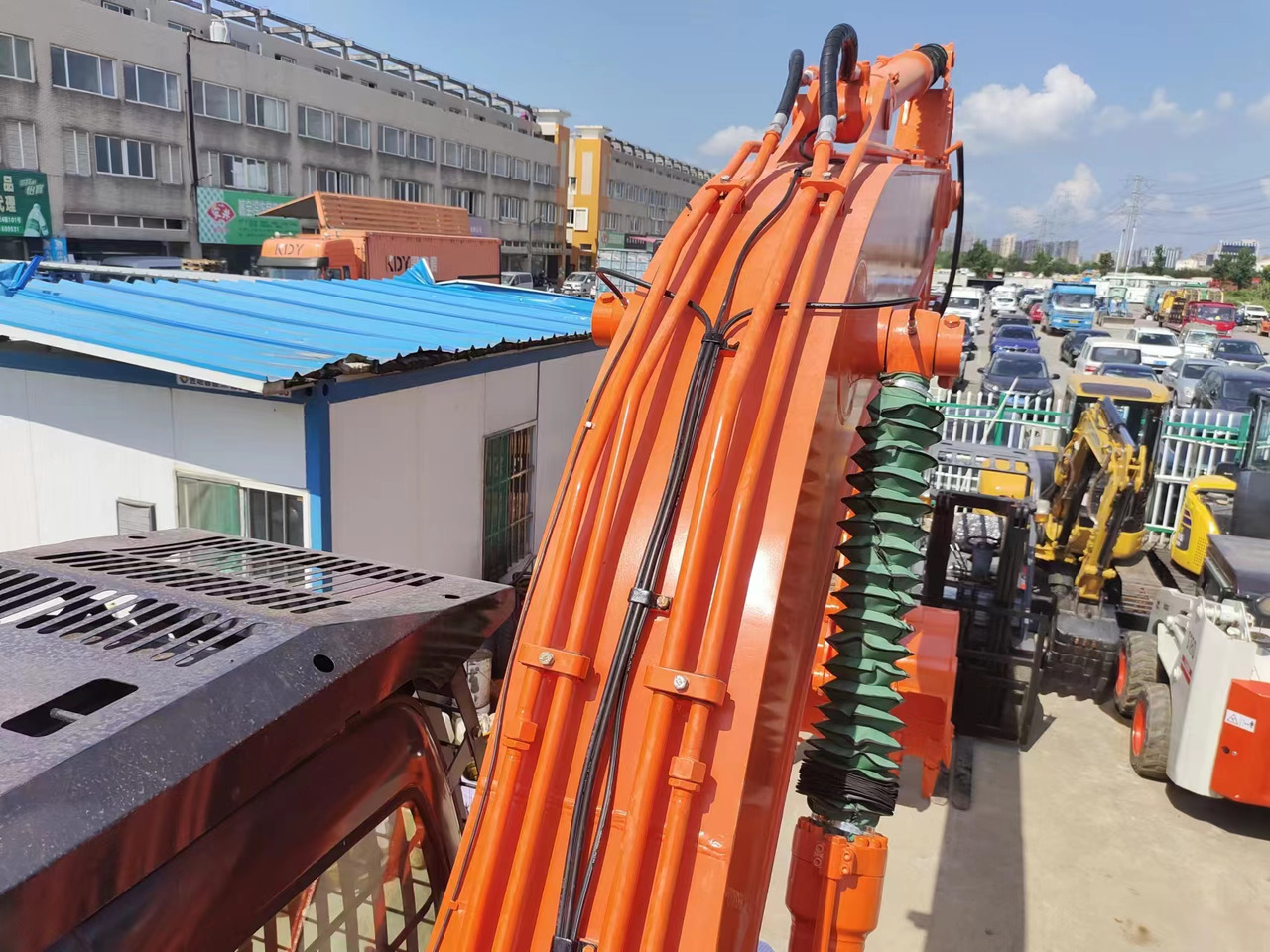 HITACHI ZX200 - Excavator pe şenile: Foto 4 HITACHI ZX200 - Excavator pe şenile: Foto 4