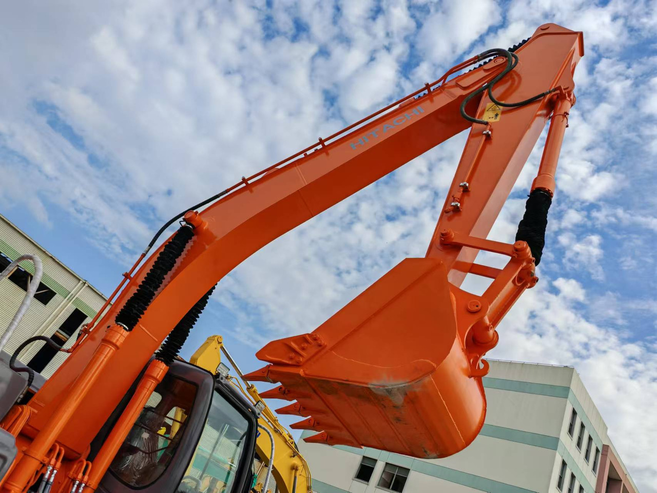 HITACHI ZX200 - Excavator pe şenile: Foto 5 HITACHI ZX200 - Excavator pe şenile: Foto 5