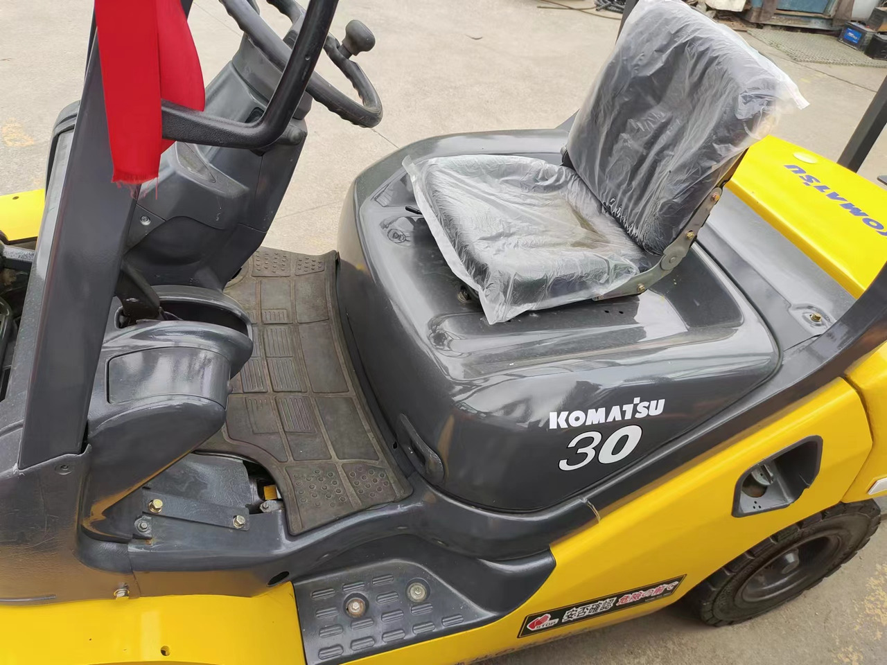 KOMATSU FD30 - Stivuitor diesel: Foto 2 KOMATSU FD30 - Stivuitor diesel: Foto 2